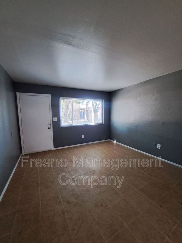Building Photo - 4082 E Woodward Ave
