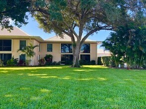 Building Photo - 7 SE Turtle Creek Dr