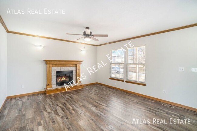 Foto del edificio - Beautiful and spacious 3 bedroom, 3.5 bath!