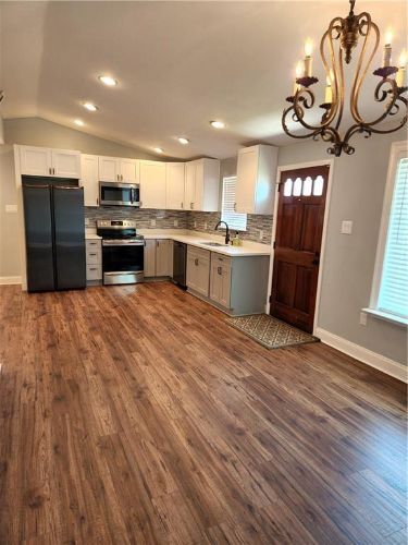 Building Photo - 413 River Oaks Dr