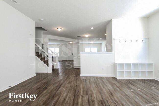 Foto del edificio - 7240 Lockford Walk N