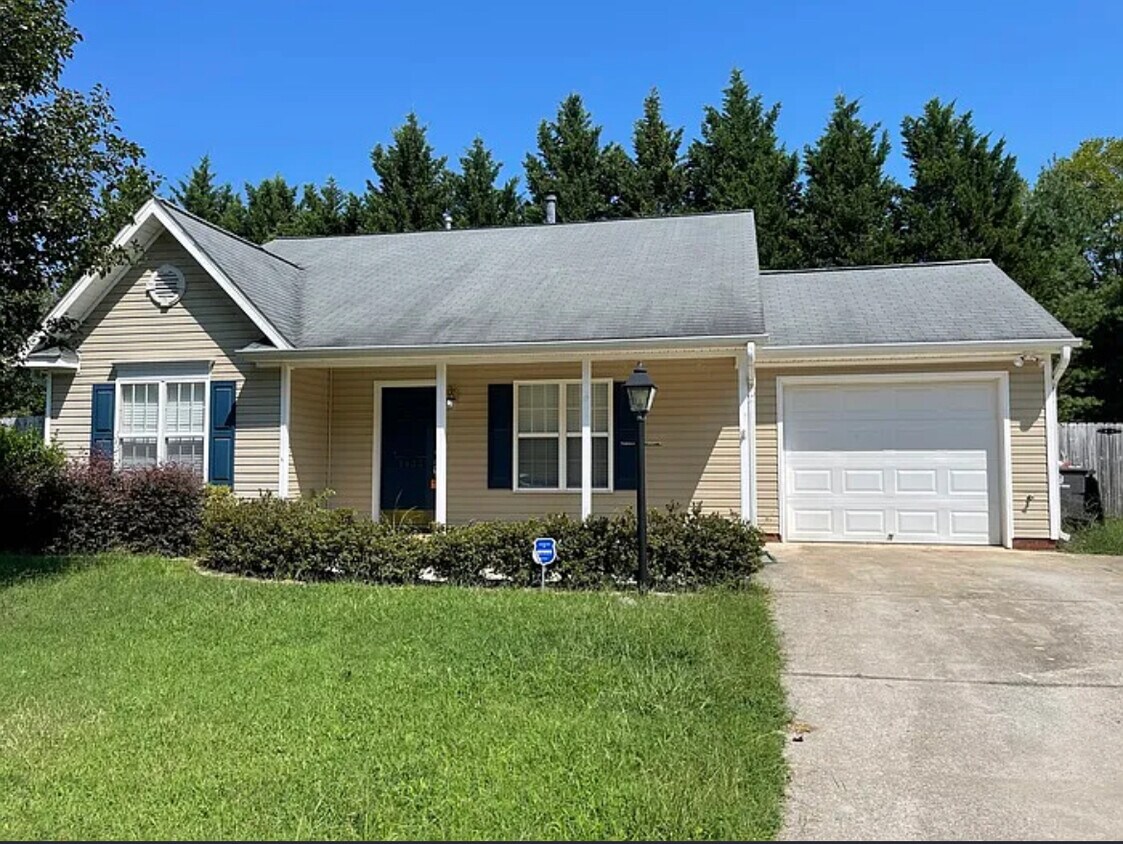 Foto principal - 1435 Bromwich Dr