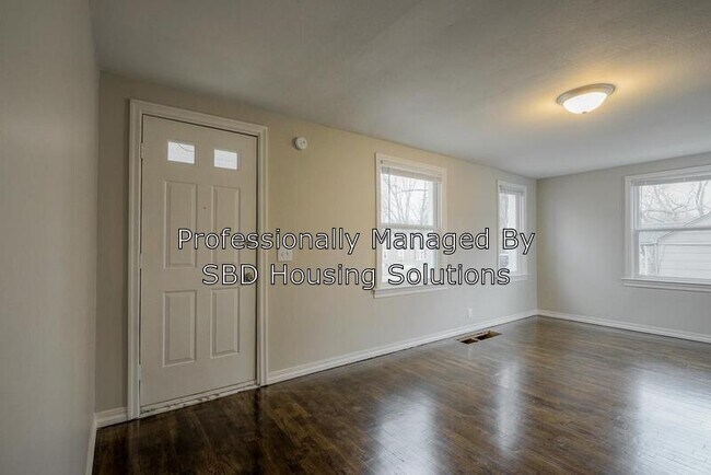 Building Photo - 10522 E 10th St S