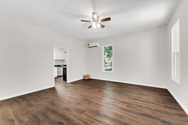 Foto del edificio - 3 Bed | 1 Bath | Loft | FULLY Remodeled | Springfield MO | PETS WELCOME!