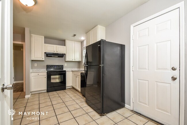 Building Photo - 1 Pyracantha Ct