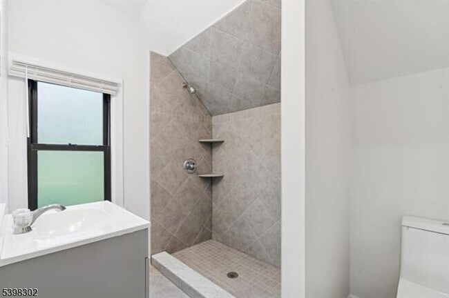 Building Photo - 350 Arlington Ave