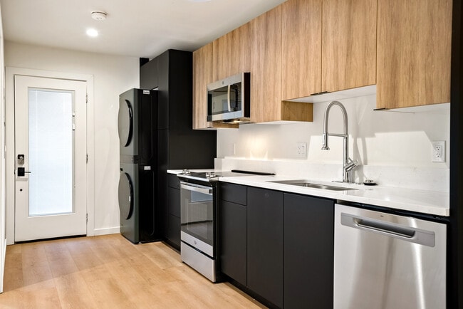 Building Photo - 152 Cuesta Dr