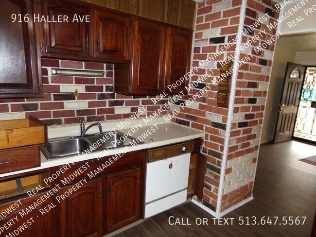 Building Photo - 916 Haller Ave