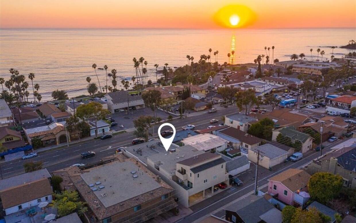 Primary Photo - PET FRIENDLY Property! Sunning 1 Bedroom 1...