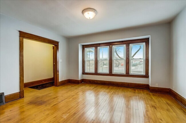 Fotografía del edificio - 1703 W Custer Ave
