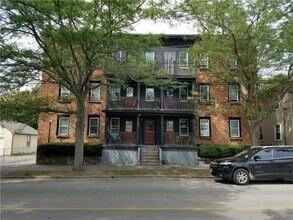 Building Photo - 3 Bayview Ave