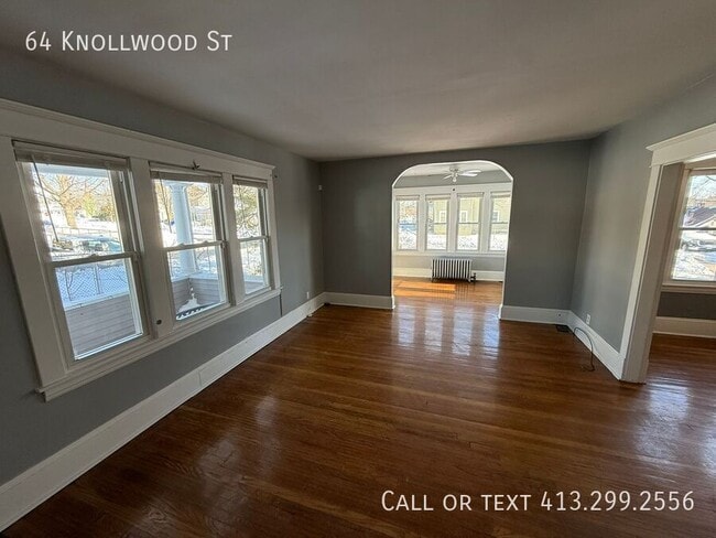 Foto del edificio - 64 Knollwood St