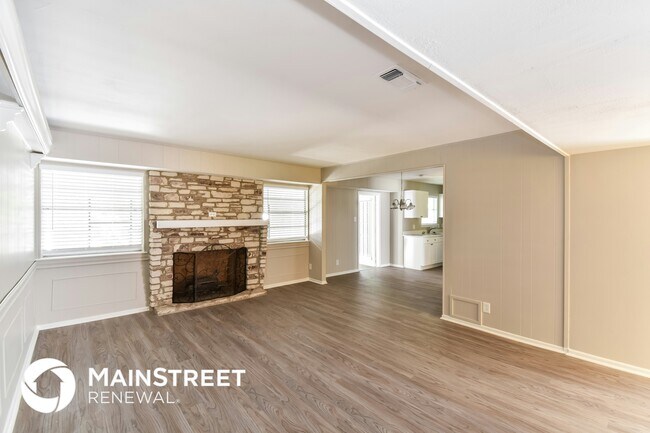 Building Photo - 1731 Brandenburg Dr