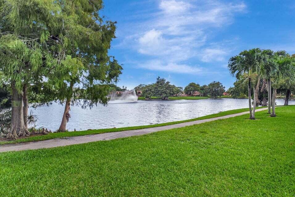 Foto del edificio - 8093 Severn Dr