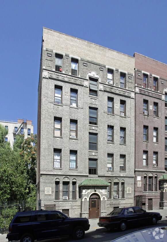 Building Photo - 2601 Bainbridge Ave