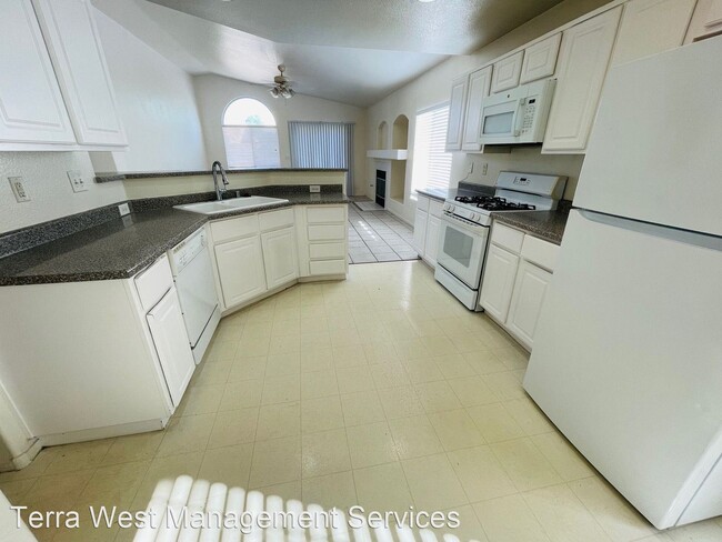 Building Photo - 3 br, 2 bath House - 1106 Emerald Stone Av...