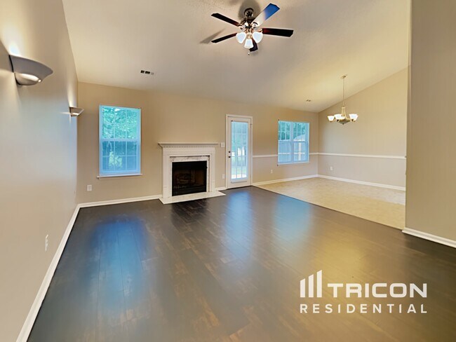 Foto del edificio - 1026 Summit Hills Dr