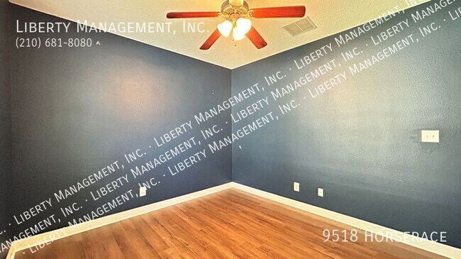 Foto del edificio - 9518 Horserace-