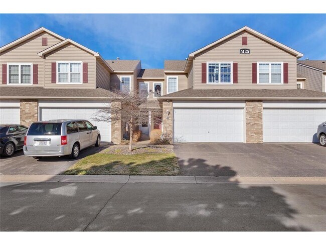 Foto del edificio - 5125 Holly Ln N