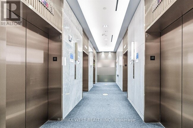 Building Photo - 950 Portage Pkwy