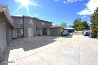 Building Photo - 8419 E Yavapai Rd