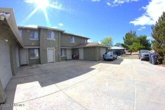Building Photo - 8419 E Yavapai Rd