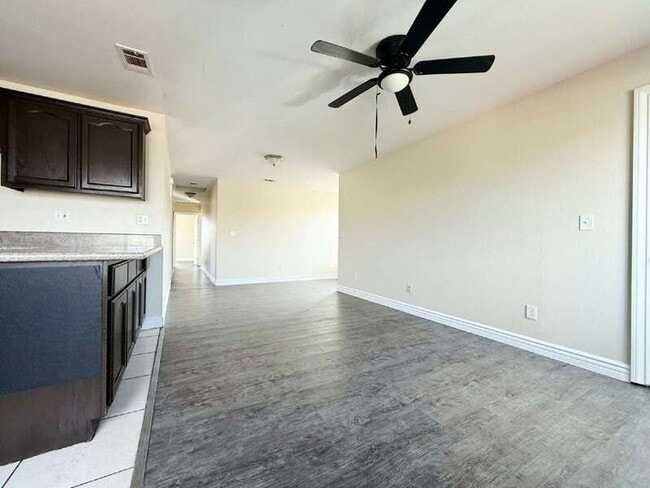 Foto del edificio - 846 W 55th St