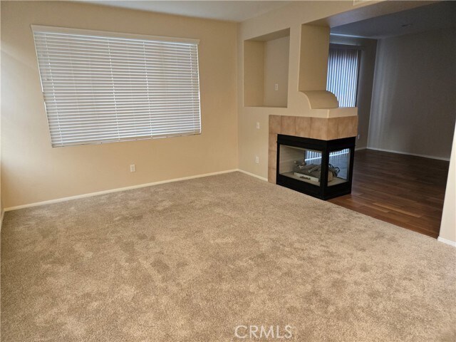 Foto del edificio - 663 Ambrose Ln