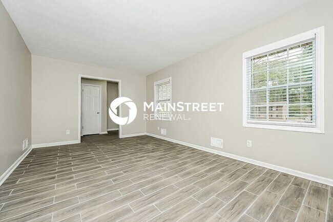 Foto del edificio - 6619 Collier Way