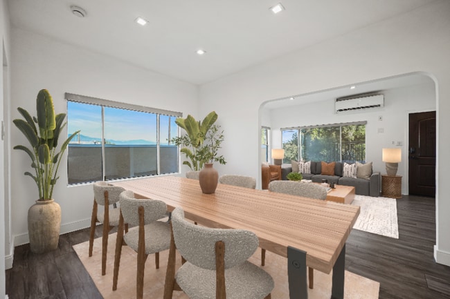 Building Photo - 627 Brittania St