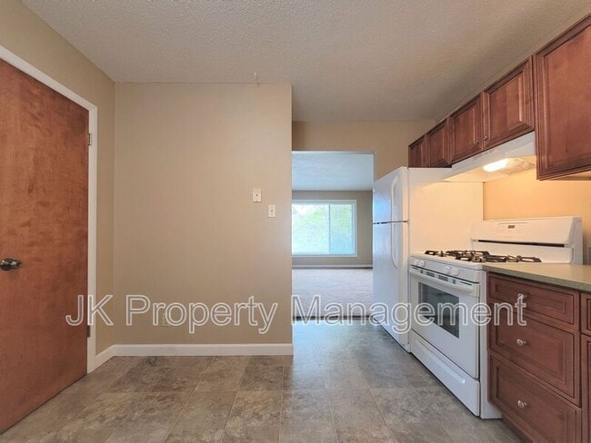 Building Photo - 4613 5th Ave S