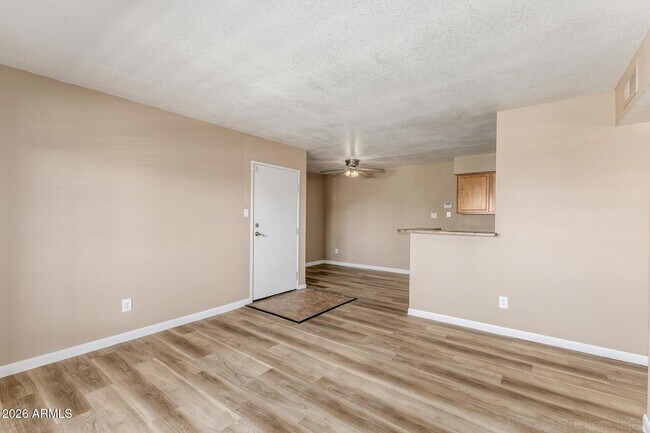 Foto del edificio - 5995 N 78th St