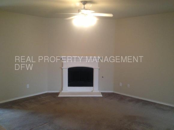 Building Photo - 1114 Bexar Ave