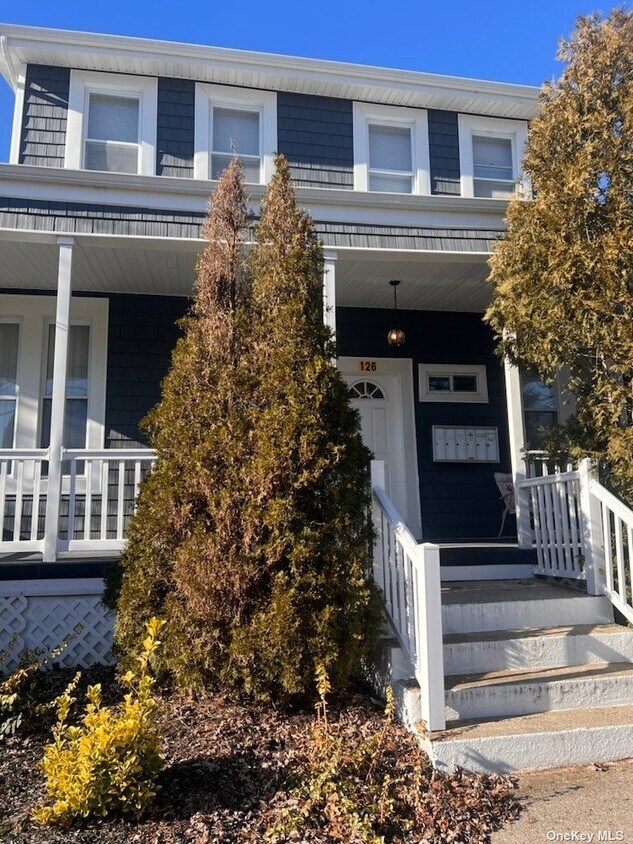 Primary Photo - 126 Oakland Ave