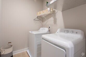 1BR,1BA- 683SF The Reef - Monroe Gates Apartments