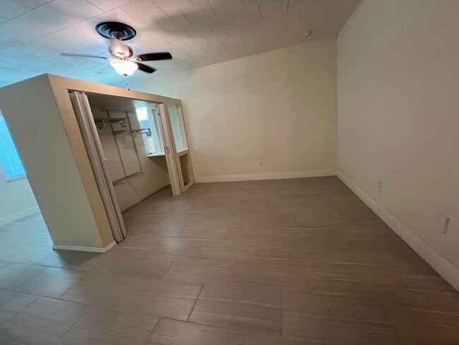 Building Photo - 1005 Vine St