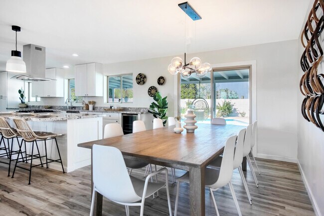 Foto del edificio - 6822 E Oak St