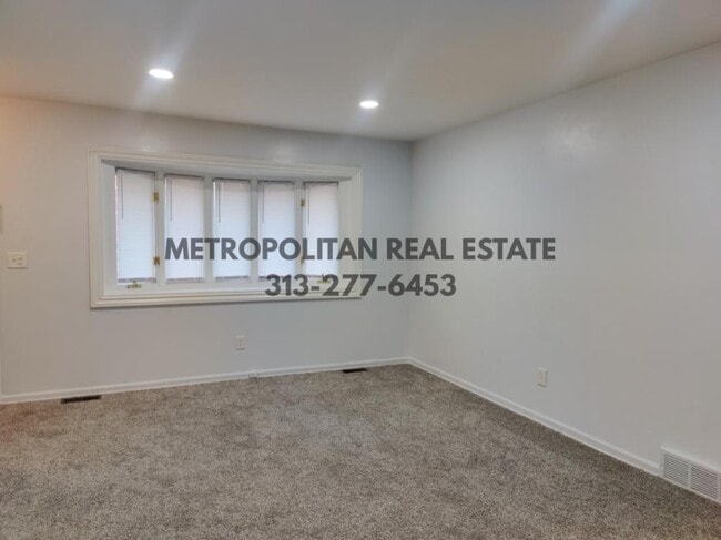 Photo - 6973 Chirrewa St House