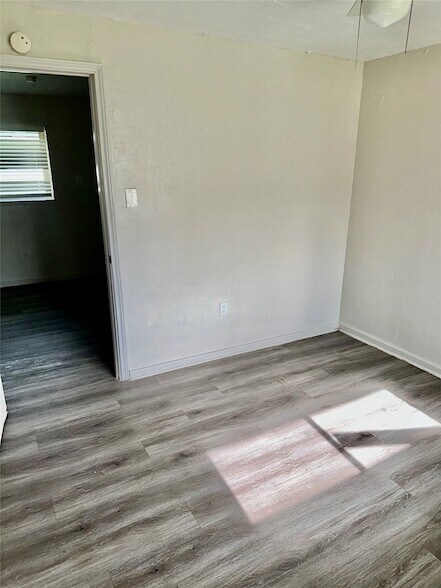 Building Photo - 5409 Suez St