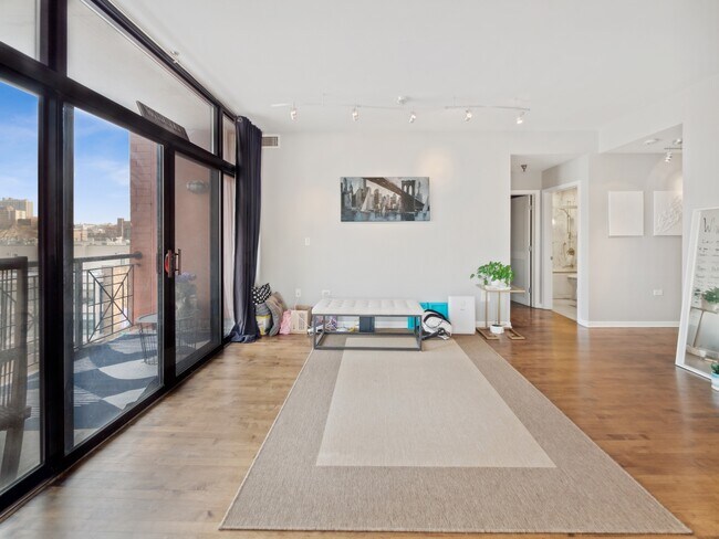 Foto del edificio - 3232 N Halsted St