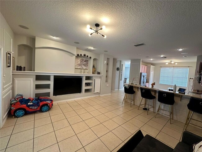 Building Photo - 2721 Athens Dr