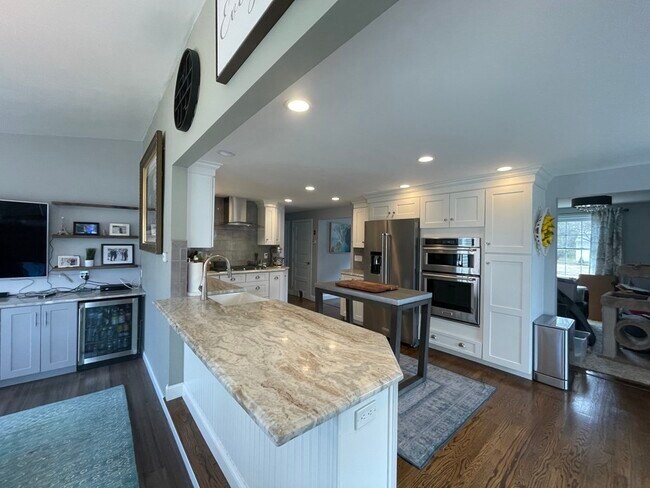 Building Photo - 18 Linden Dr