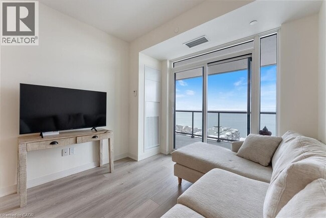 Building Photo - 385 Winston Rd