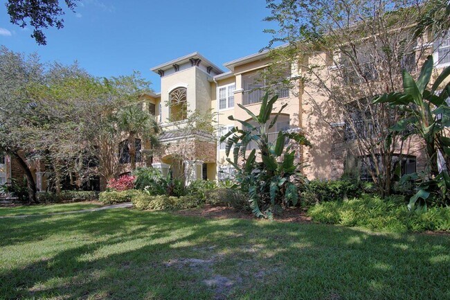 Building Photo - 10019 Courtney Palms Blvd