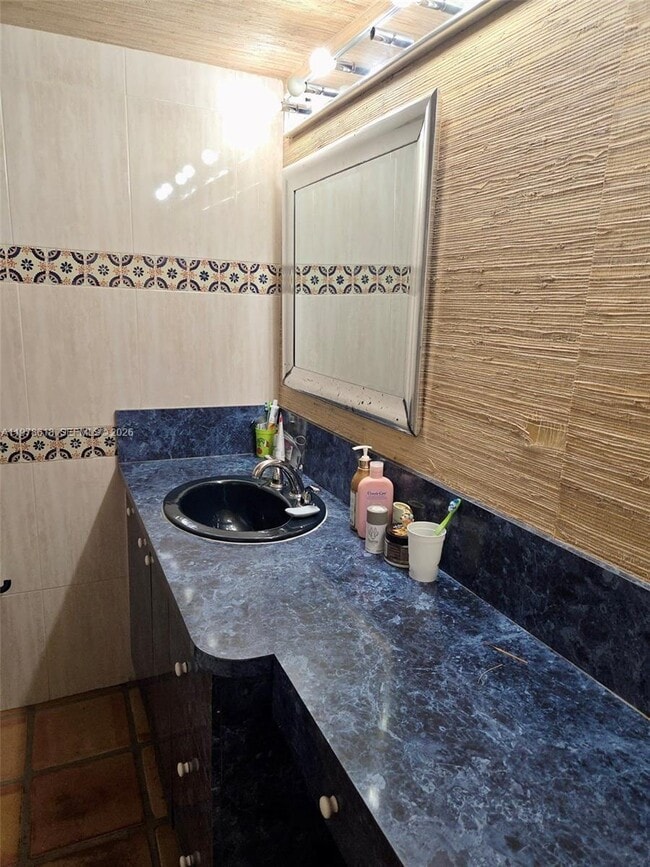 Building Photo - 1750 NE 191st St