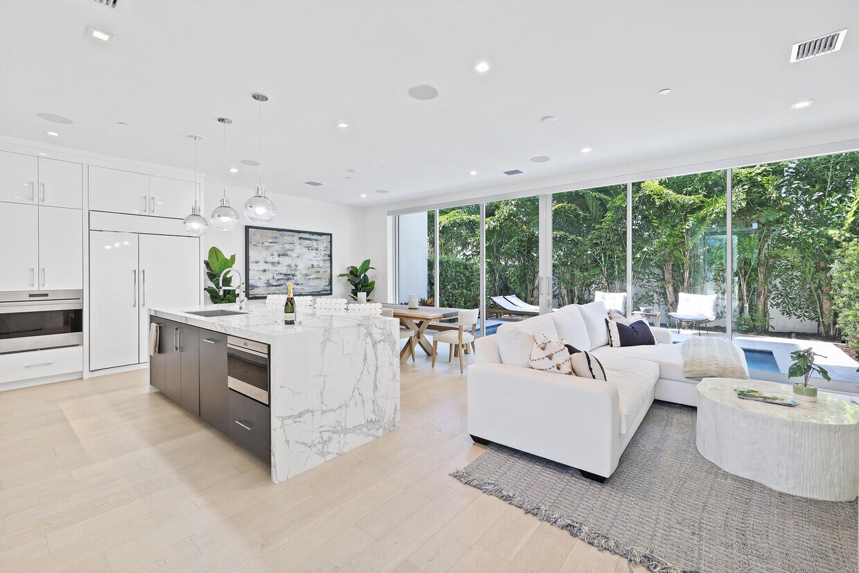 Foto principal - 200 NE 7th Ave