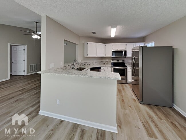 Building Photo - 6549 Arancio Dr W