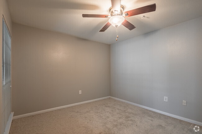 1BR, 1BA - 743SF - The Boulevard Apartments