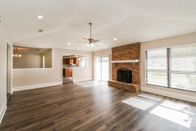 Foto del edificio - 8930 Irongate Dr