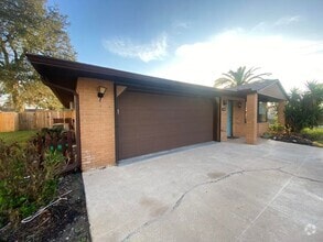 Building Photo - 1245 Mardrake Rd